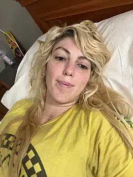 Snapshot of CelestialRuby chatting on March 16, 2025, 8:32 pm CelestialRuby online show from March 16, 2025, 8:32 pm