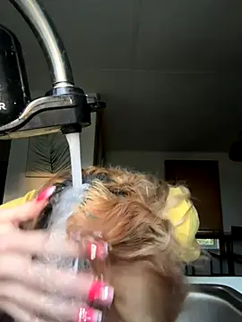 Snapshot of CelestialRuby chatting on October 1, 2025, 11:47 am CelestialRuby online show from October 1, 2025, 11:47 am