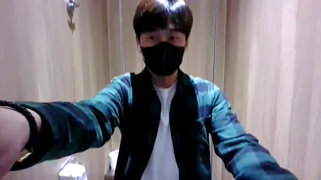 kimze7 online show from January 7, 2026, 6:40 am