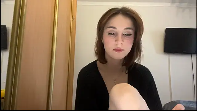 StacieLaudadio online show from December 20, 2025, 7:33 am