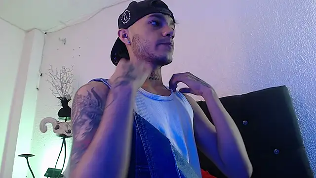 Snapshot of kingdani_hot chatting on February 1, 2026, 3:05 am kingdani hot online show from February 1, 2026, 3:05 am