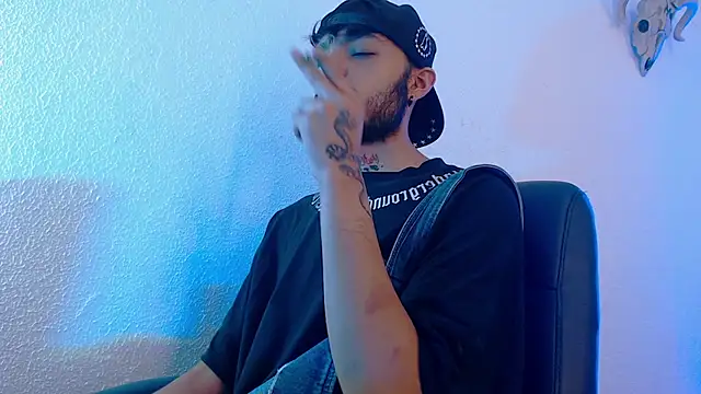 Snapshot of kingdani_hot chatting on December 21, 2025, 3:08 am kingdani hot online show from December 21, 2025, 3:08 am