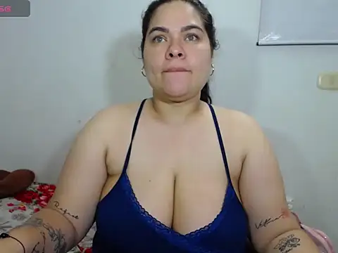 Snapshot of NinaFuentes2X chatting on August 10, 2026, 3:46 am NinaFuentes2X online show from August 10, 2026, 3:46 am