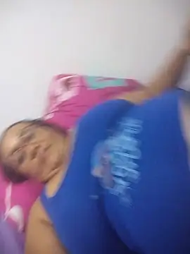 Nini Love  online show from March 22, 2026, 2:37 am