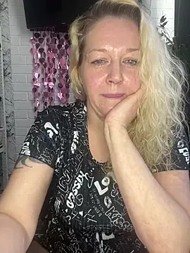 JenniferCarmen online show from February 26, 2026, 8:58 am