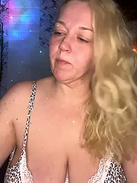 JenniferCarmen online show from January 9, 2026, 1:07 pm