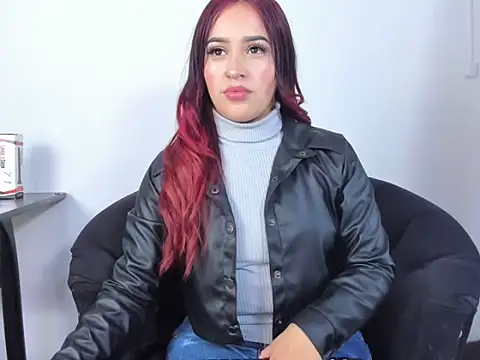 IssysLeBlanc online show from December 17, 2025, 4:17 am