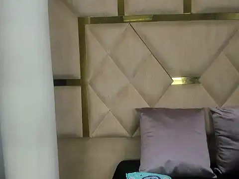 IssysLeBlanc online show from January 13, 2026, 2:59 am