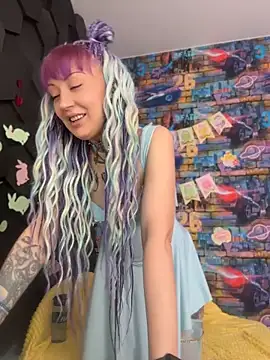 Tattoo  Moon online show from April 13, 2026, 12:03 am