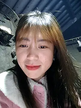 sofia-bae online show from December 14, 2025, 1:06 pm