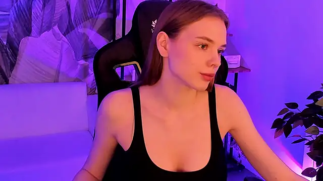 BellaHaadiid online show from December 21, 2025, 3:25 pm