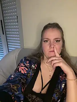 Snapshot of Vikml166 chatting on February 28, 2026, 8:58 am Vikml166 online show from February 28, 2026, 8:58 am