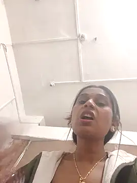 nehakapoor89 online show from January 16, 2026, 9:57 am