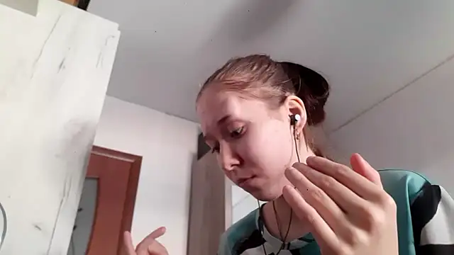 Annette meow1 online show from March 10, 2026, 11:25 am