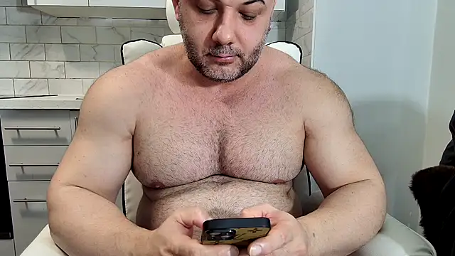 Snapshot of WildJohn_XX chatting on March 5, 2026, 9:00 pm WildJohn XX online show from March 5, 2026, 9:00 pm