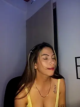 Evangeline Bonnet online show from April 27, 2026, 4:32 am