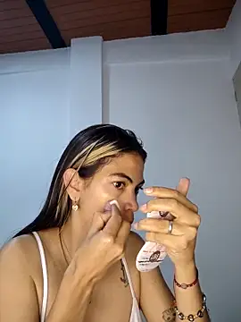 Evangeline Bonnet online show from April 7, 2026, 10:17 am