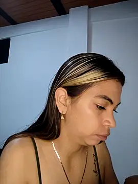 Evangeline Bonnet online show from April 9, 2026, 9:15 am