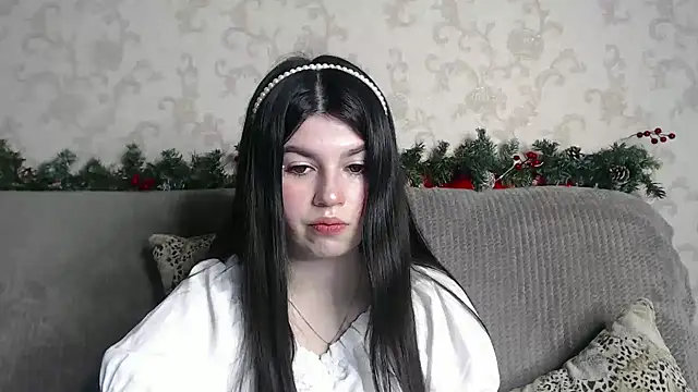 KisaModel online show from February 13, 2026, 3:45 pm