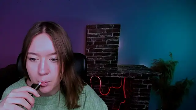 Snapshot of kimiko_shine chatting on December 21, 2025, 12:18 pm kimiko shine online show from December 21, 2025, 12:18 pm