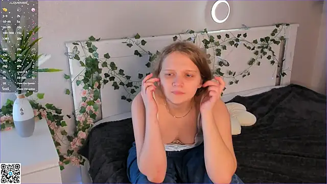 Snapshot of HazeElariel chatting on April 28, 2026, 4:11 pm HazeElariel online show from April 28, 2026, 4:11 pm