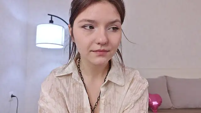 Snapshot of NyraVesperis chatting on May 7, 2026, 6:28 am NyraVesperis online show from May 7, 2026, 6:28 am