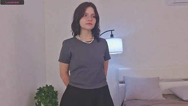 Snapshot of NyraVesperis chatting on April 19, 2026, 6:36 am NyraVesperis online show from April 19, 2026, 6:36 am