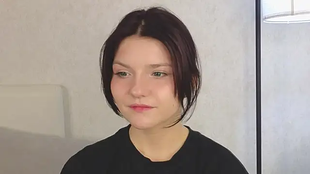 Snapshot of NyraVesperis chatting on May 20, 2026, 6:32 am NyraVesperis online show from May 20, 2026, 6:32 am