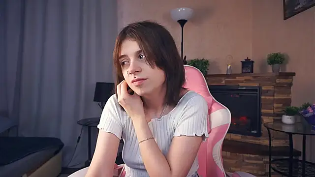 Snapshot of IleanaPishko chatting on January 9, 2026, 7:59 am IleanaPishko online show from January 9, 2026, 7:59 am