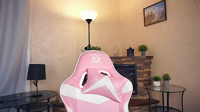 Snapshot of IleanaPishko chatting on December 22, 2025, 7:52 am IleanaPishko online show from December 22, 2025, 7:52 am