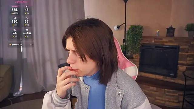 Snapshot of IleanaPishko chatting on January 15, 2026, 8:29 am IleanaPishko online show from January 15, 2026, 8:29 am