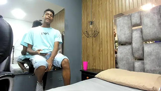 Snapshot of khris__evans chatting on February 9, 2026, 7:12 pm khris evans online show from February 9, 2026, 7:12 pm