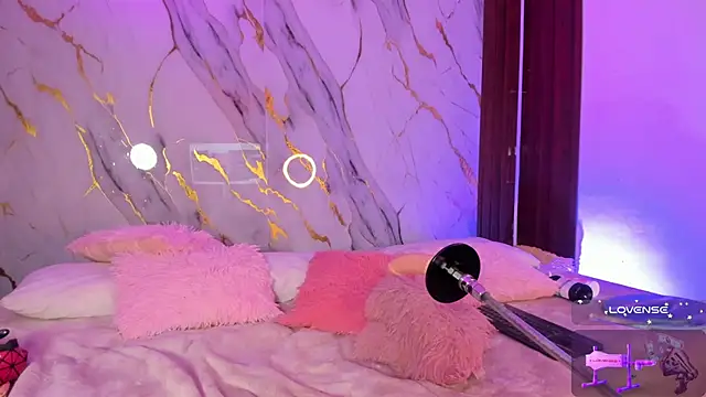 Snapshot of Elissafox chatting on December 20, 2025, 2:53 pm Elissafox online show from December 20, 2025, 2:53 pm