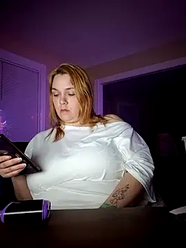 Aria423 online show from April 18, 2026, 2:14 am