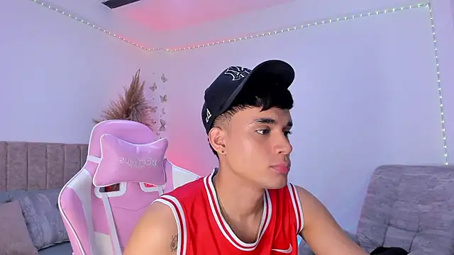 Snapshot of Michael_Jordan_zz chatting on July 21, 2026, 11:55 am Michael Jordan zz online show from July 21, 2026, 11:55 am