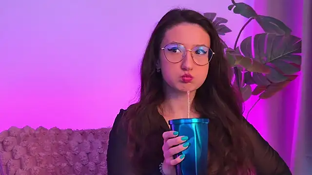 TheaMalekoo online show from March 21, 2026, 7:53 am