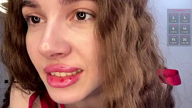 SepiahLune online show from February 6, 2026, 6:09 am