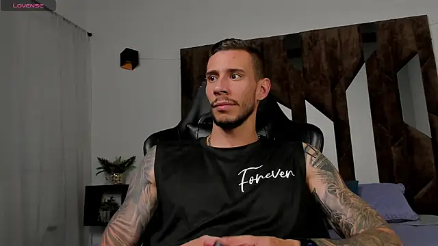 J king   online show from April 17, 2026, 8:11 pm