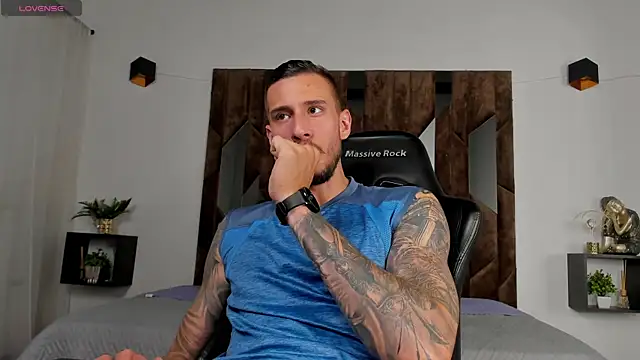 J king   online show from April 13, 2026, 8:13 pm