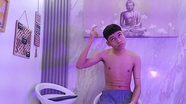 HORNY PRETTY online show from April 19, 2026, 1:12 pm