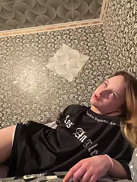 Snapshot of Barbika19 chatting on February 24, 2026, 8:42 pm Barbika19 online show from February 24, 2026, 8:42 pm