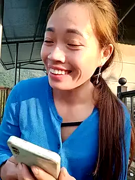 little-effy online show from December 22, 2025, 9:09 am