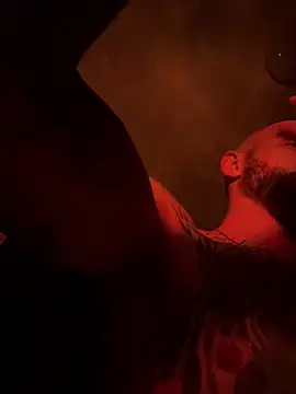 kingNQueen1211 online show from April 10, 2026, 9:38 am