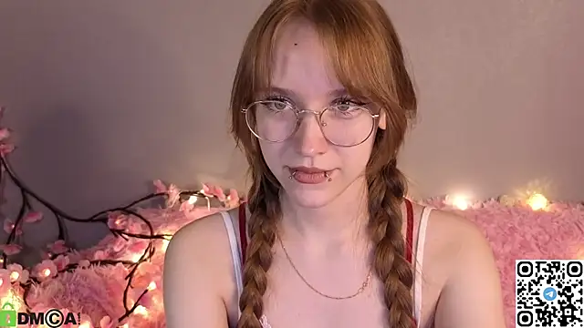 Snapshot of EmmaPratt chatting on January 12, 2026, 8:32 am EmmaPratt online show from January 12, 2026, 8:32 am