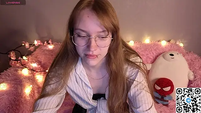 Snapshot of EmmaPratt chatting on January 14, 2026, 1:09 am EmmaPratt online show from January 14, 2026, 1:09 am