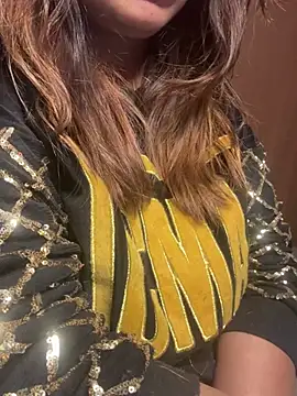 butterflyslay online show from January 19, 2026, 3:54 am