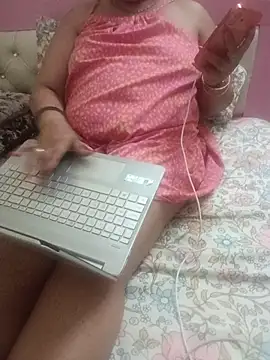 Snapshot of butterflyslay chatting on June 16, 2026, 5:02 pm butterflyslay online show from June 16, 2026, 5:02 pm