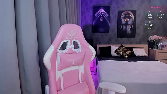 LanaMiracle online show from February 8, 2026, 4:21 am