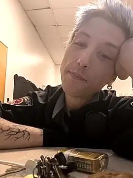 AskAveryAnything online show from December 22, 2025, 11:38 pm