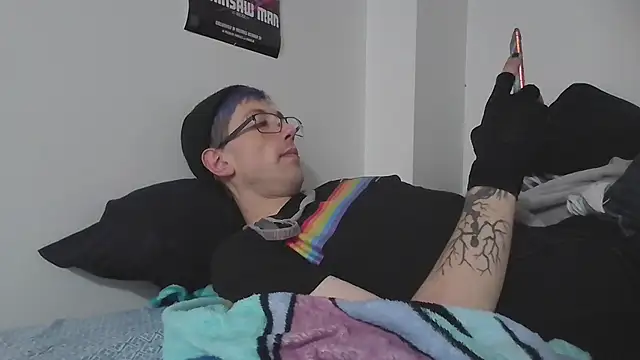 AskAveryAnything online show from December 19, 2025, 2:15 am